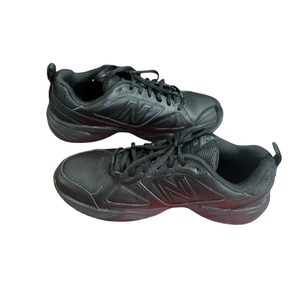 New Balance women’s Black Athletic Shoes in box